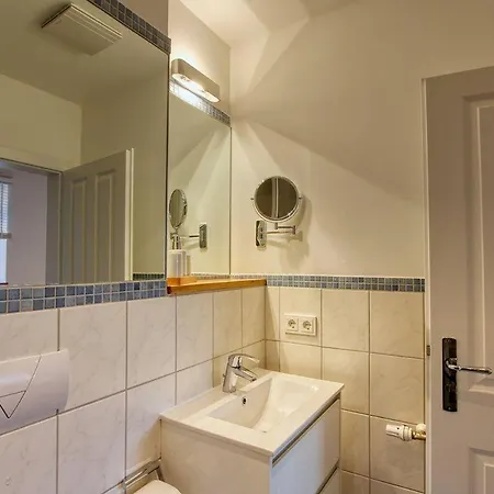 Landhaus-am-ufer-wohnung-2 *
